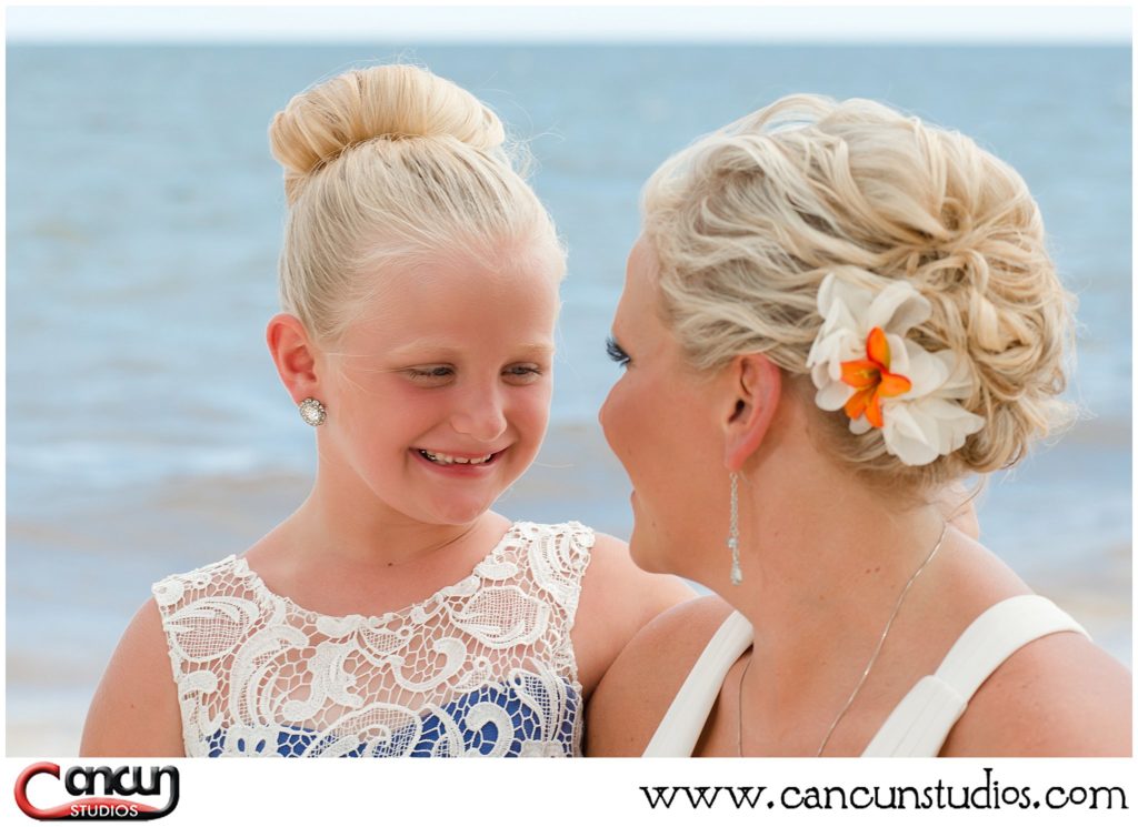 Hairstyle for Cancun Beach Photo Session