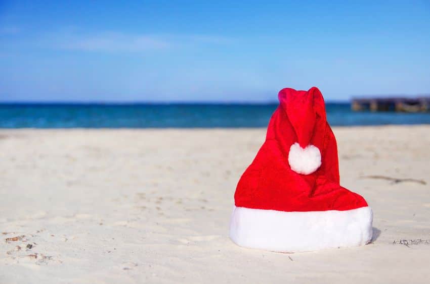 Classic Santa hats for your Holiday Portraits at the beach in Cancun